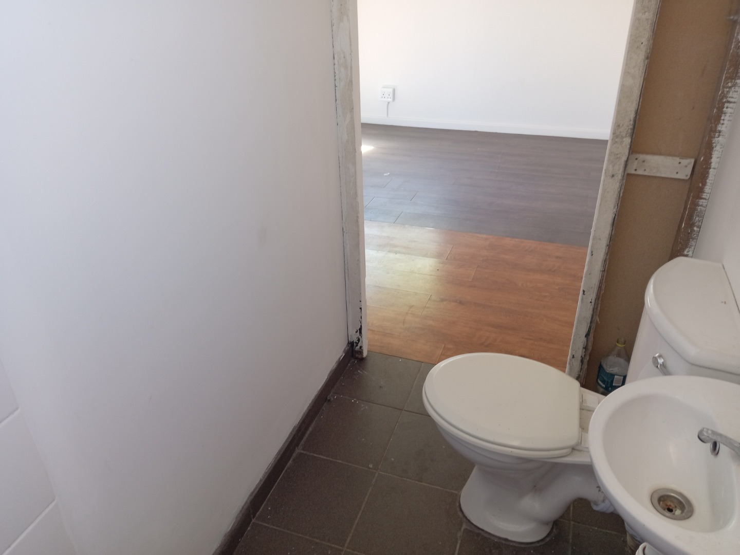 1 Bedroom Apartment / Flat To Rent in Epping Industrial RE/MAX™ of