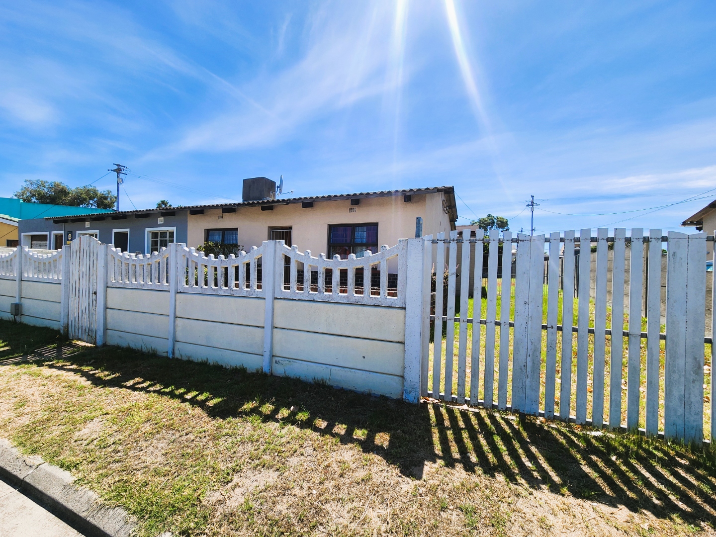 2 Bedroom House For Sale in Silvertown RE/MAX™ of Southern Africa
