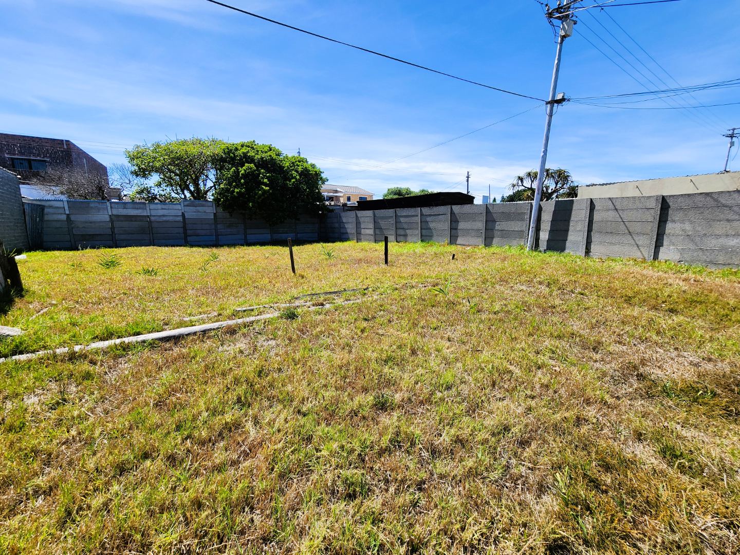 2 Bedroom House For Sale in Silvertown RE/MAX™ of Southern Africa