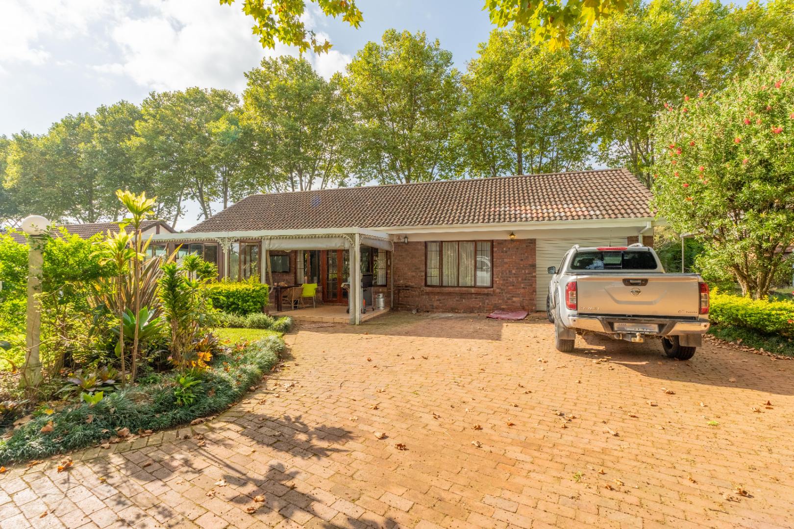 2 Bedroom Townhouse For Sale in Hillcrest Park RE/MAX™ of Southern Africa