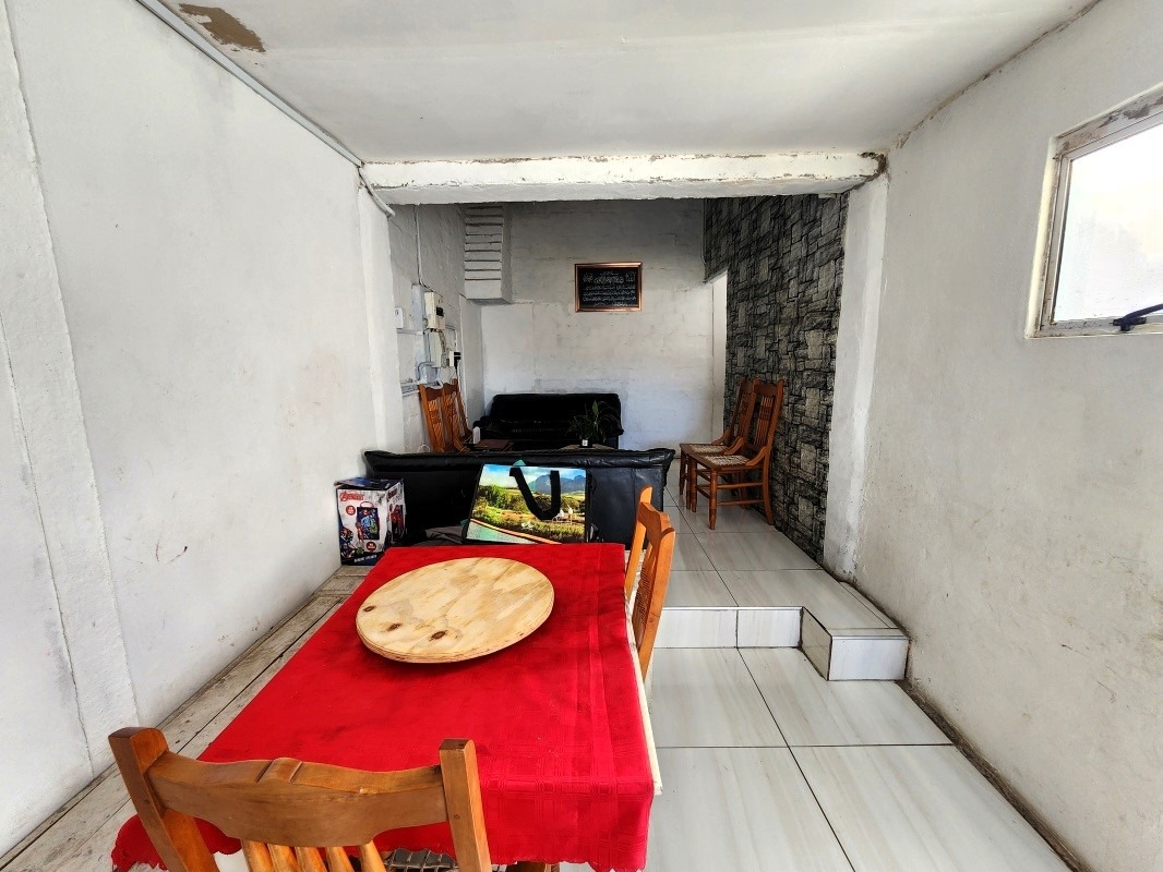 2 Bedroom House For Sale in Bridgetown RE/MAX™ of Southern Africa