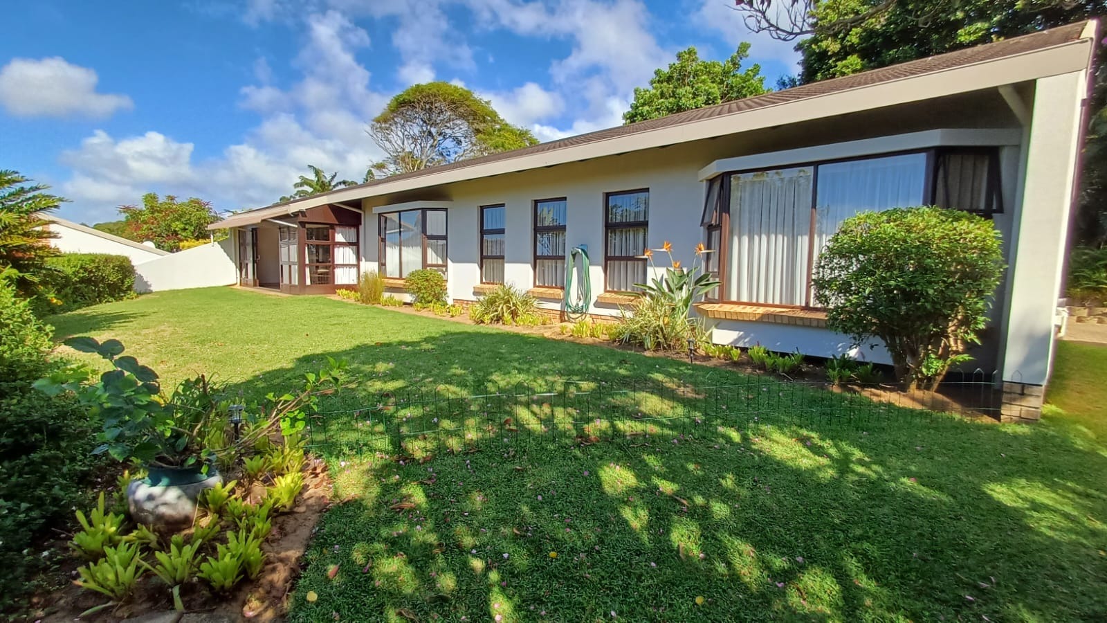 3 Bedroom Townhouse For Sale in Uvongo RE/MAX™ of Southern Africa