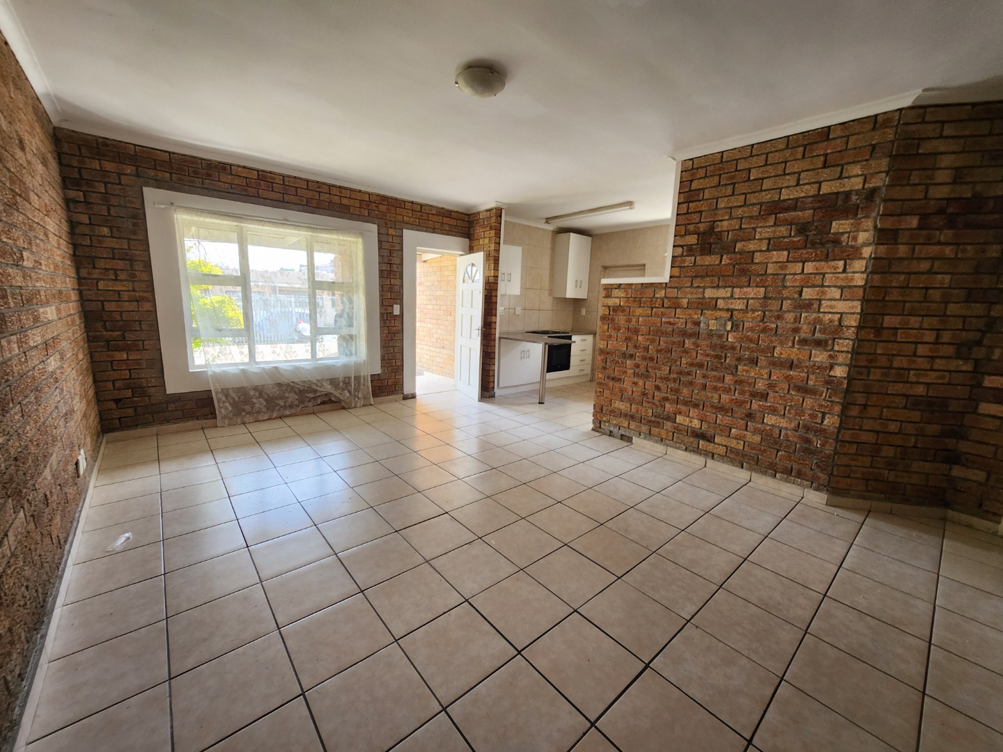 3 Bedroom House For Sale in Surrey Estate RE/MAX™ of Southern Africa