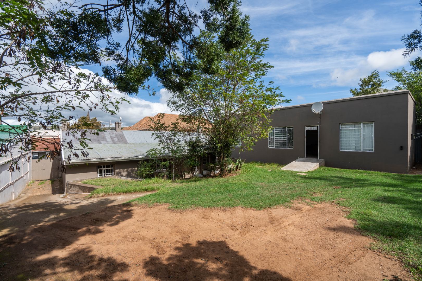 5 Bedroom House For Sale in Grahamstown Central RE/MAX™ of Southern