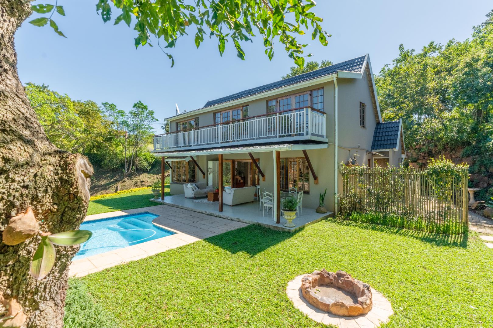 3 Bedroom House For Sale in Crestview RE/MAX™ of Southern Africa