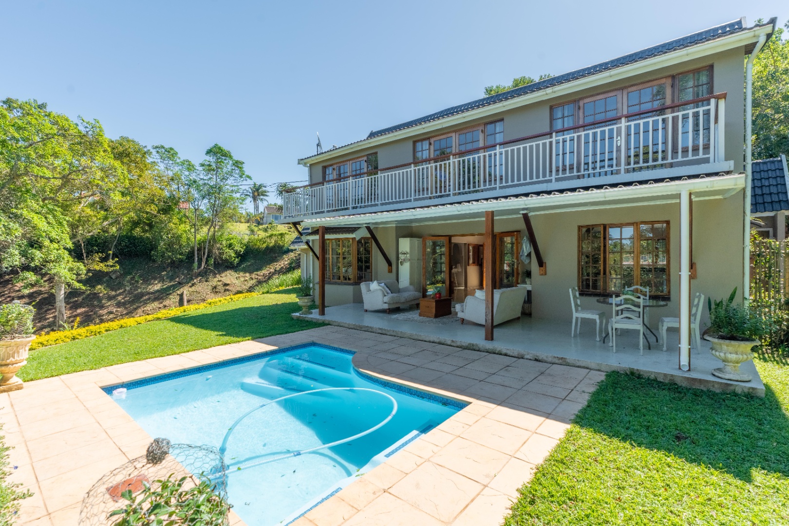 3 Bedroom House For Sale in Crestview RE/MAX™ of Southern Africa