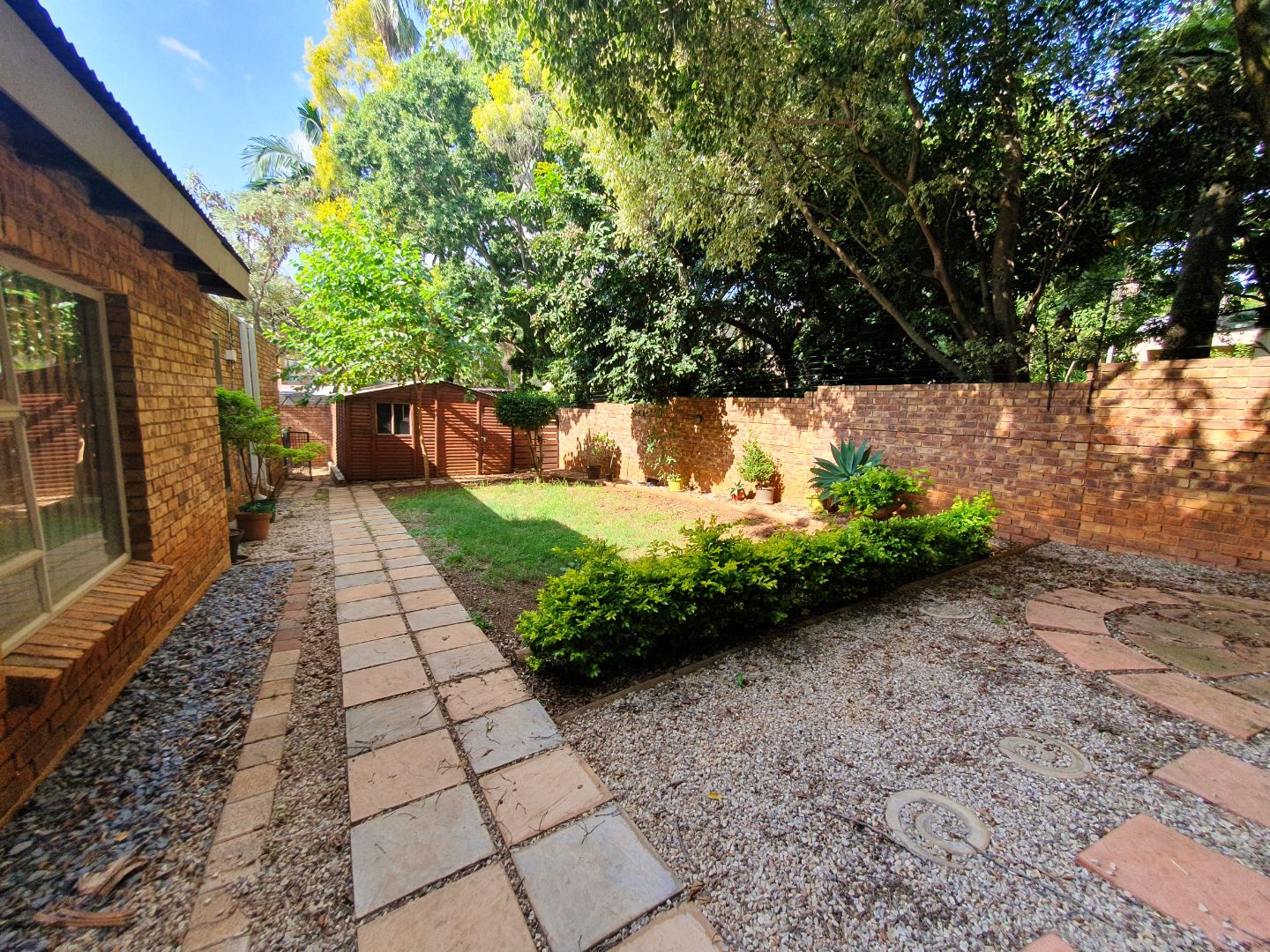 4 Bedroom House For Sale in Wapadrand RE/MAX™ of Southern Africa