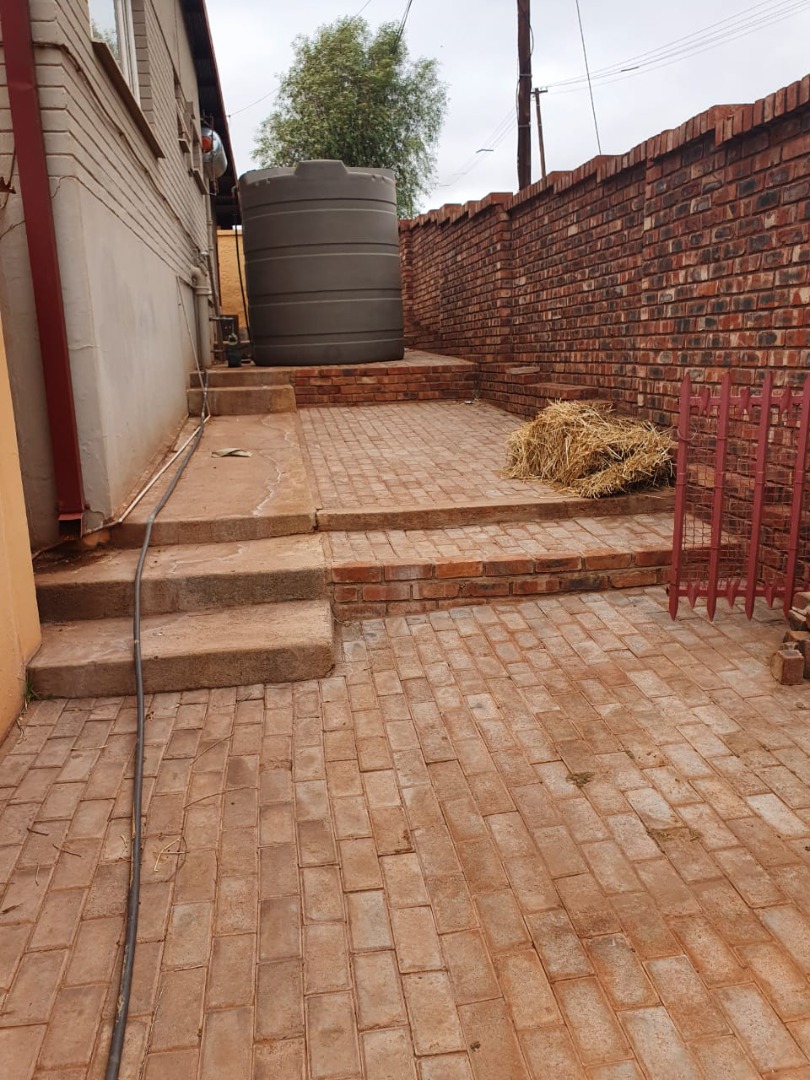 3 Bedroom House For Sale in Postmasburg RE/MAX™ of Southern Africa