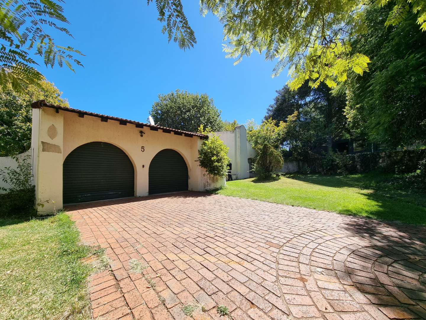 3 Bedroom House For Sale in Northcliff RE/MAX™ of Southern Africa