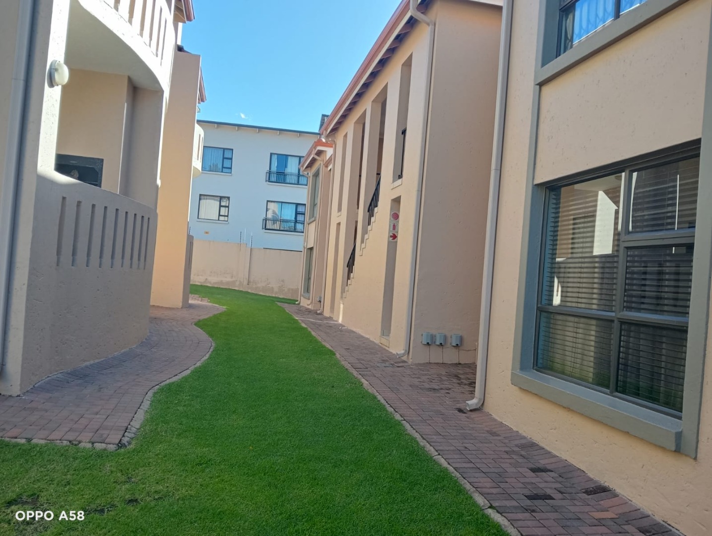 1 Bedroom Apartment / Flat For Sale in Fairland RE/MAX™ of Southern