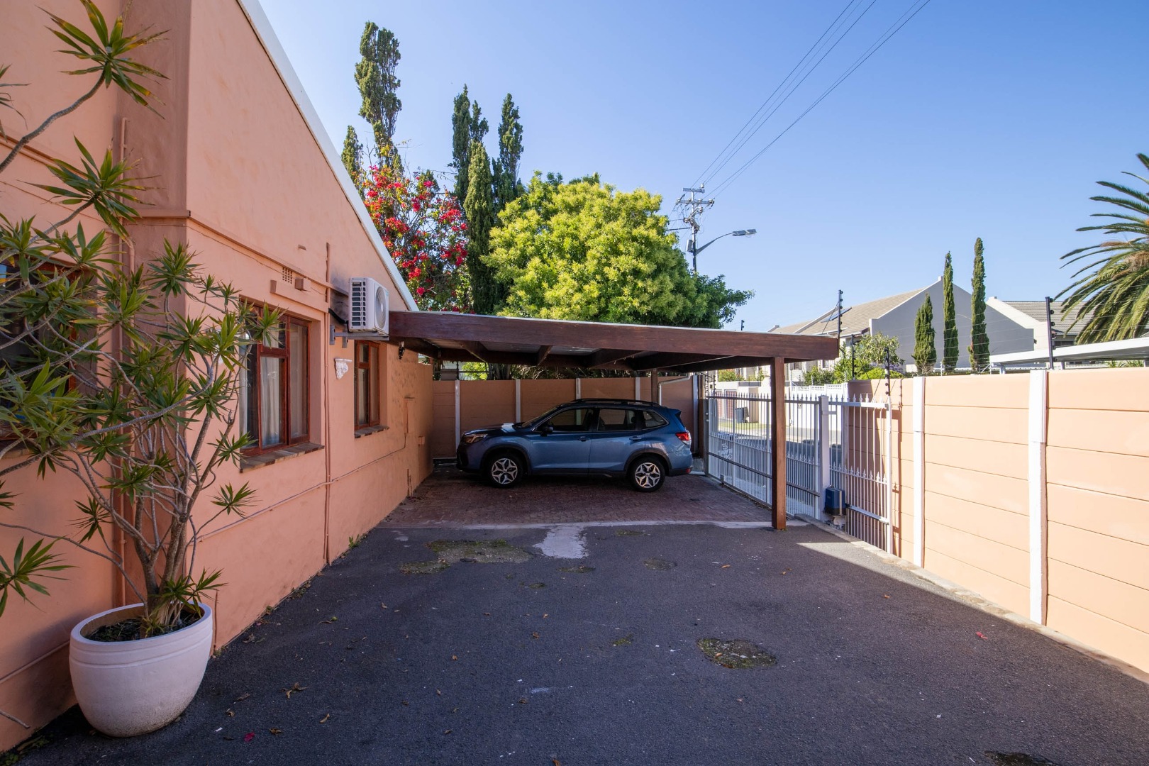 4 Bedroom House For Sale in Diep River RE/MAX™ of Southern Africa