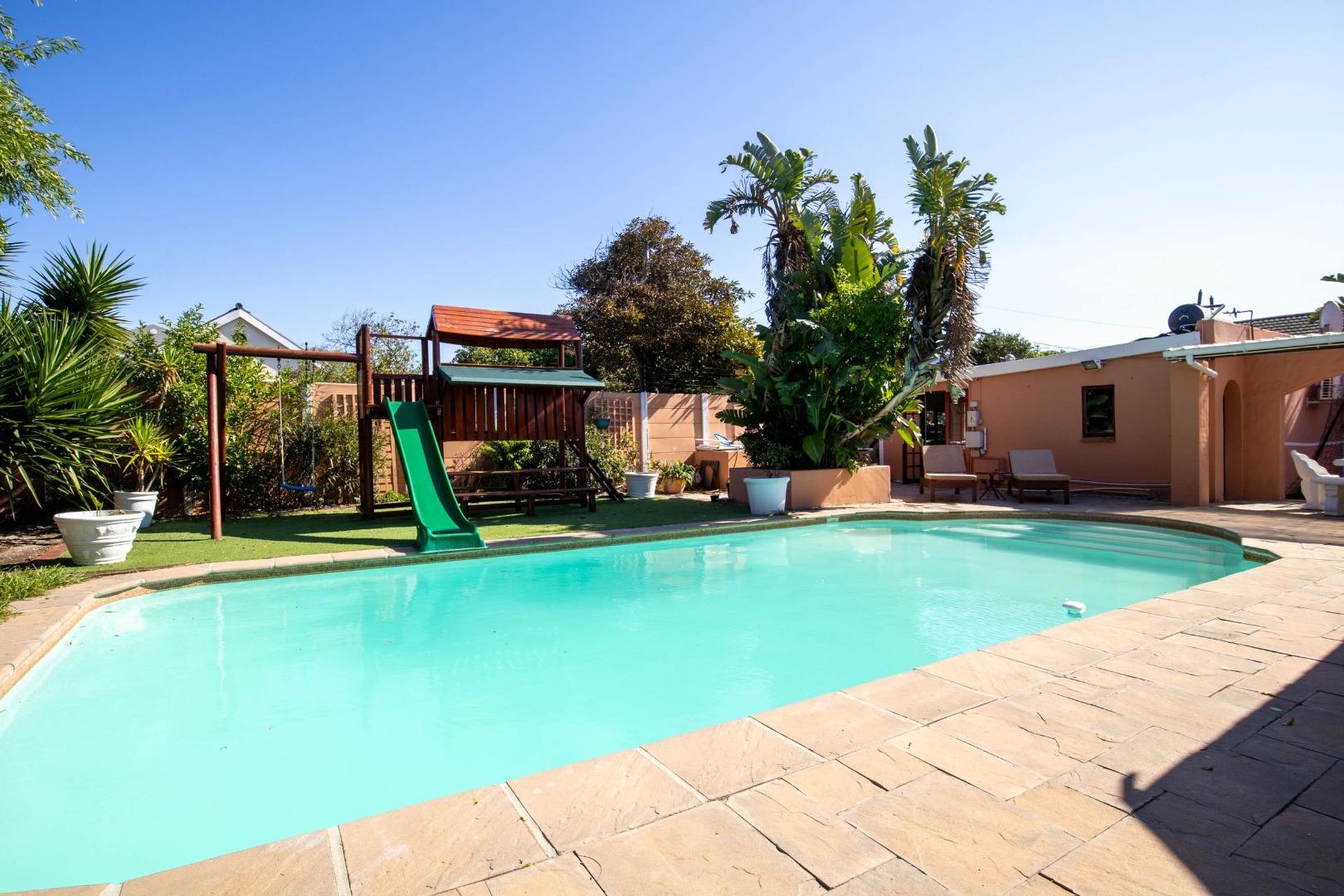 4 Bedroom House For Sale in Diep River RE/MAX™ of Southern Africa