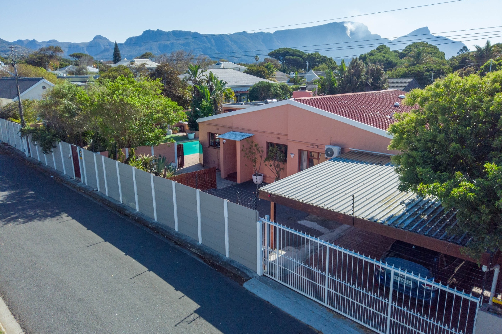 4 Bedroom House For Sale in Diep River RE/MAX™ of Southern Africa