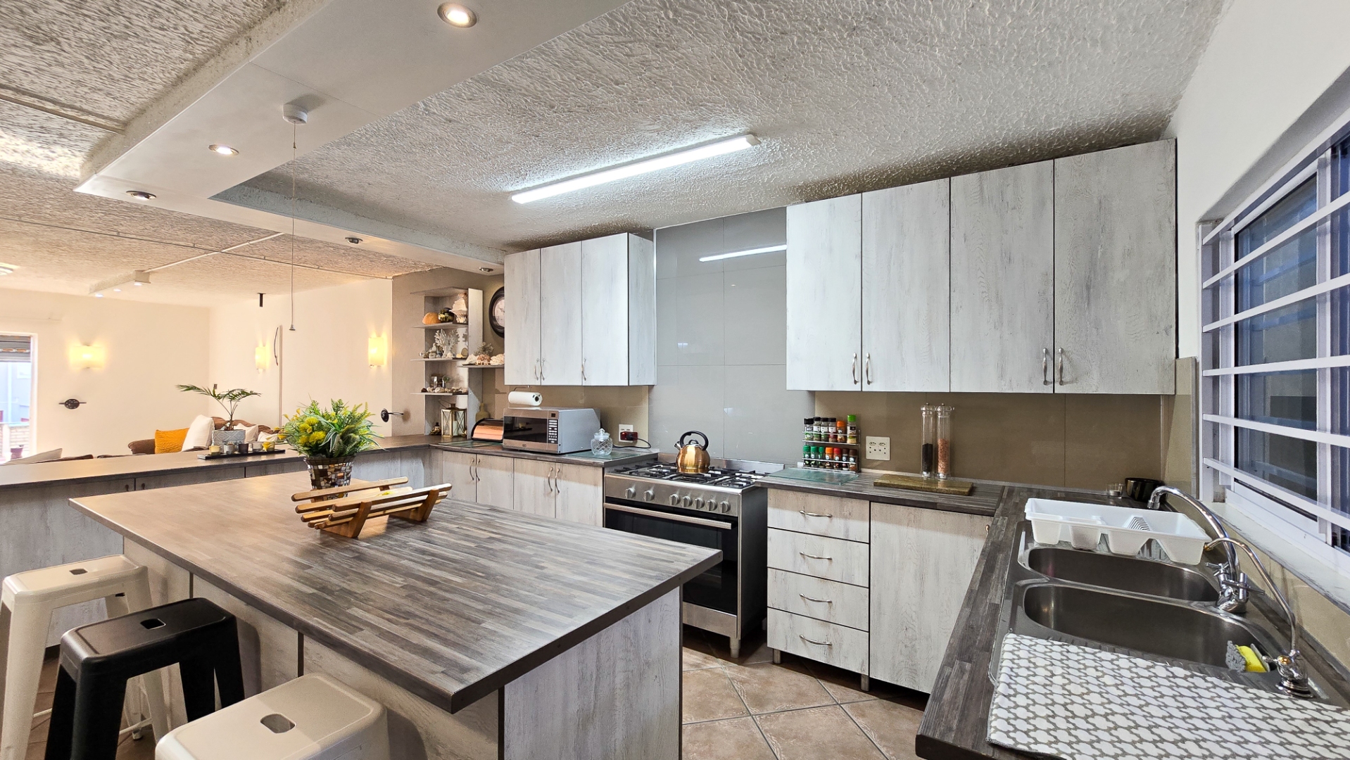 RE/MAX Border East London