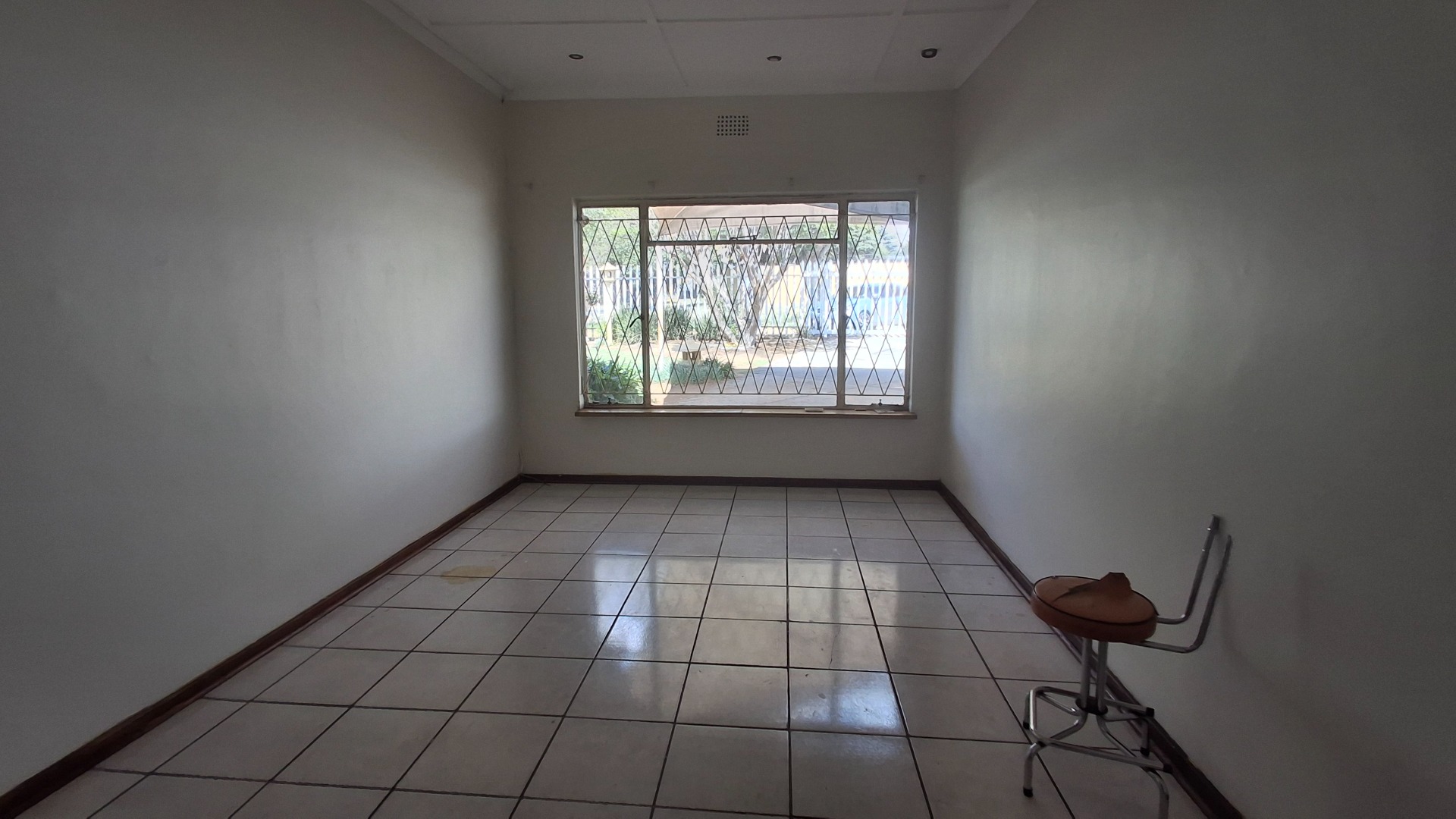 Lounge 2nd House