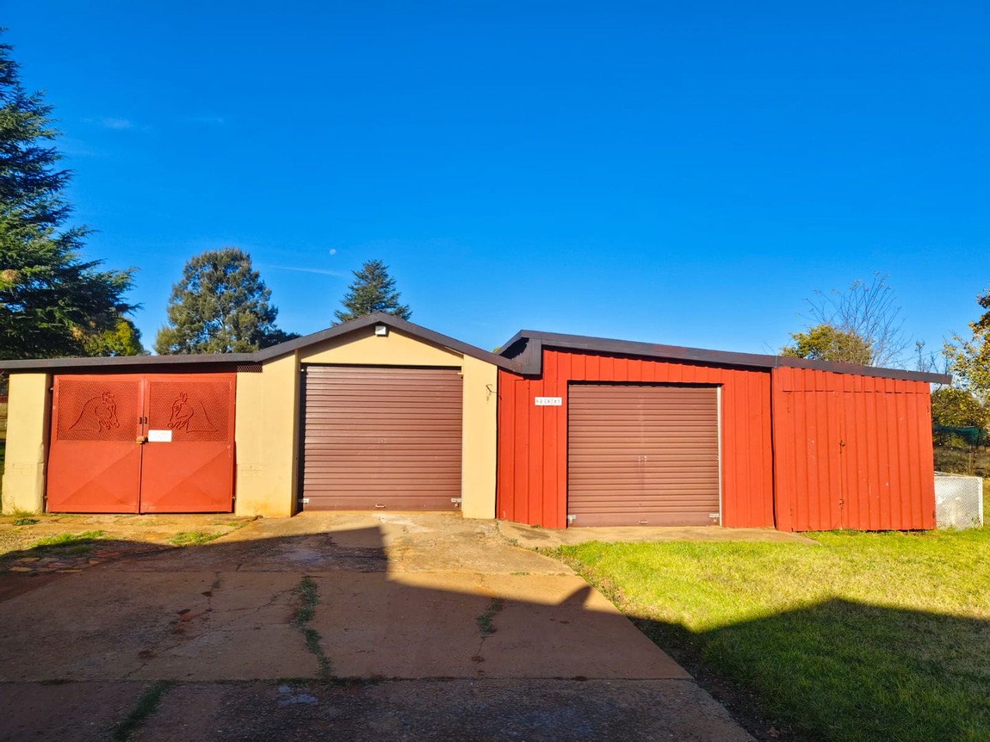 Garages & Study