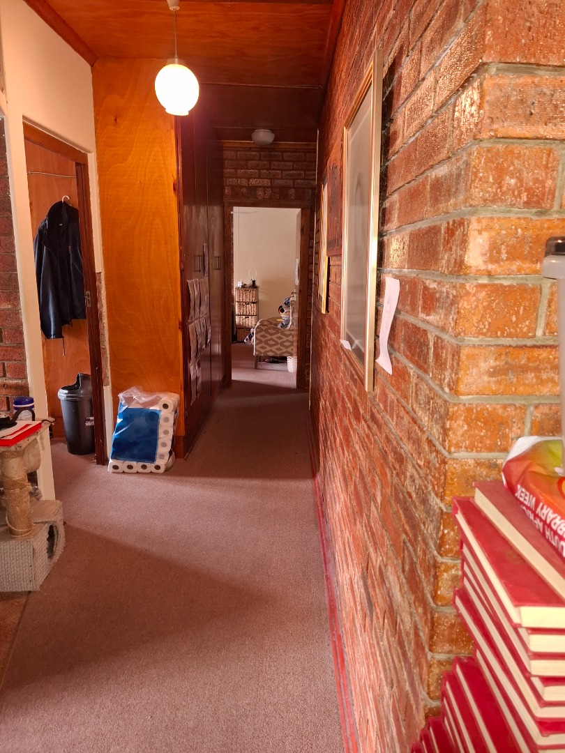 Passage to bedrooms