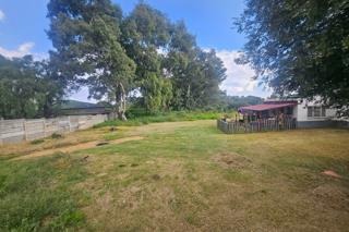 Land, 1598 m²