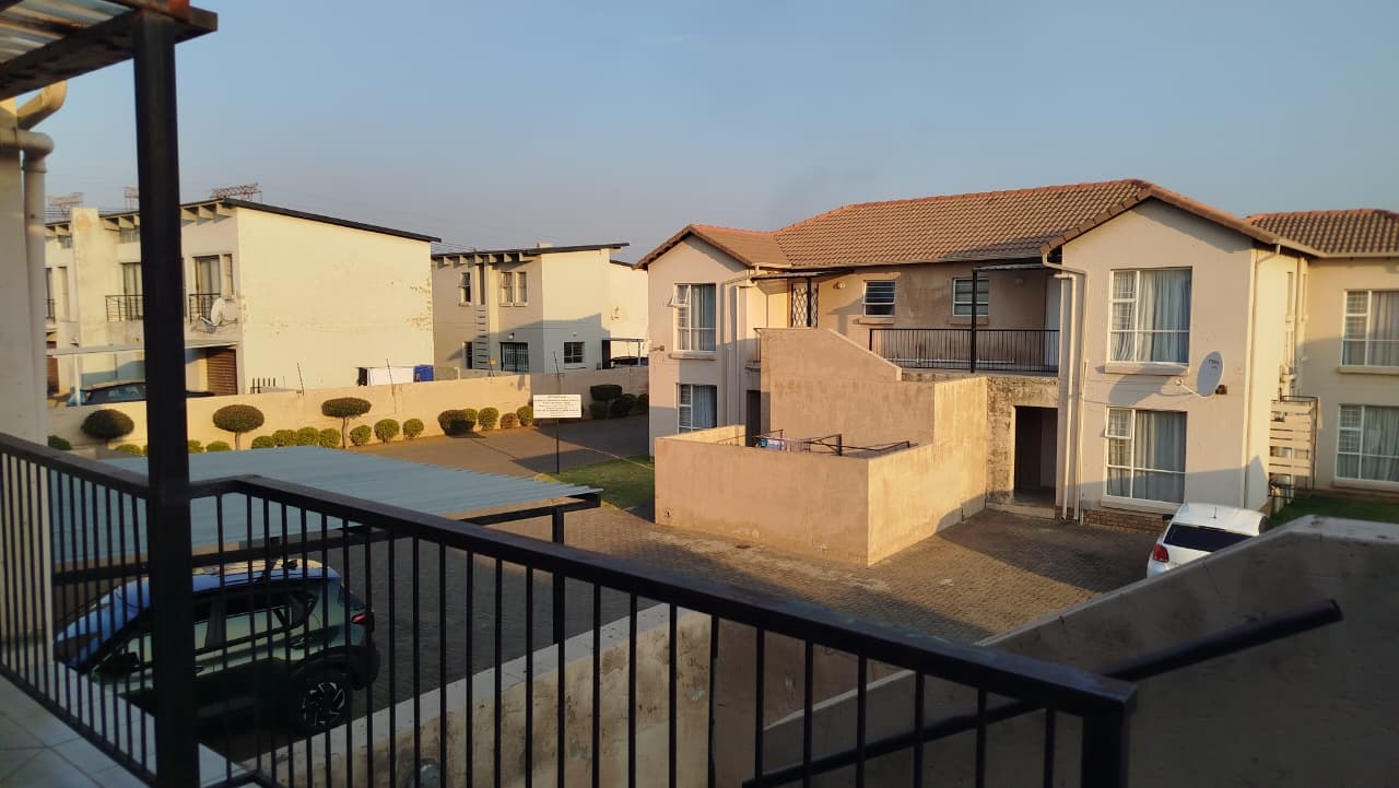 FRONT ENTRANCE VIEW