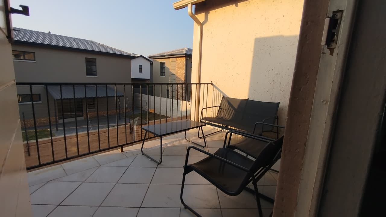 OPEN AIR BALCONY