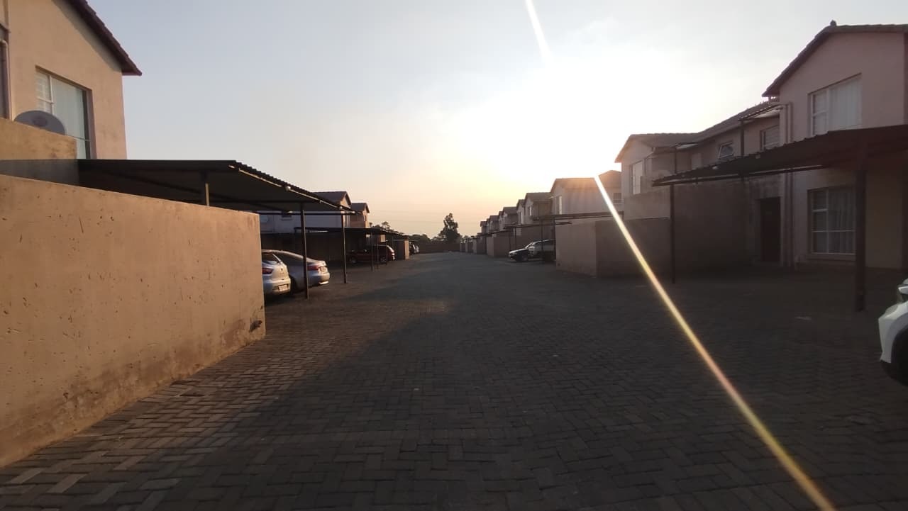 QUIET TOWNHOUSE COMPLEX STREET