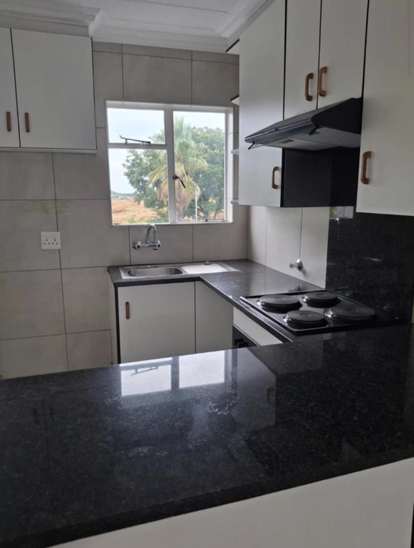 Secure Two-Bedroom Apartment with Pool in Linmeyer
