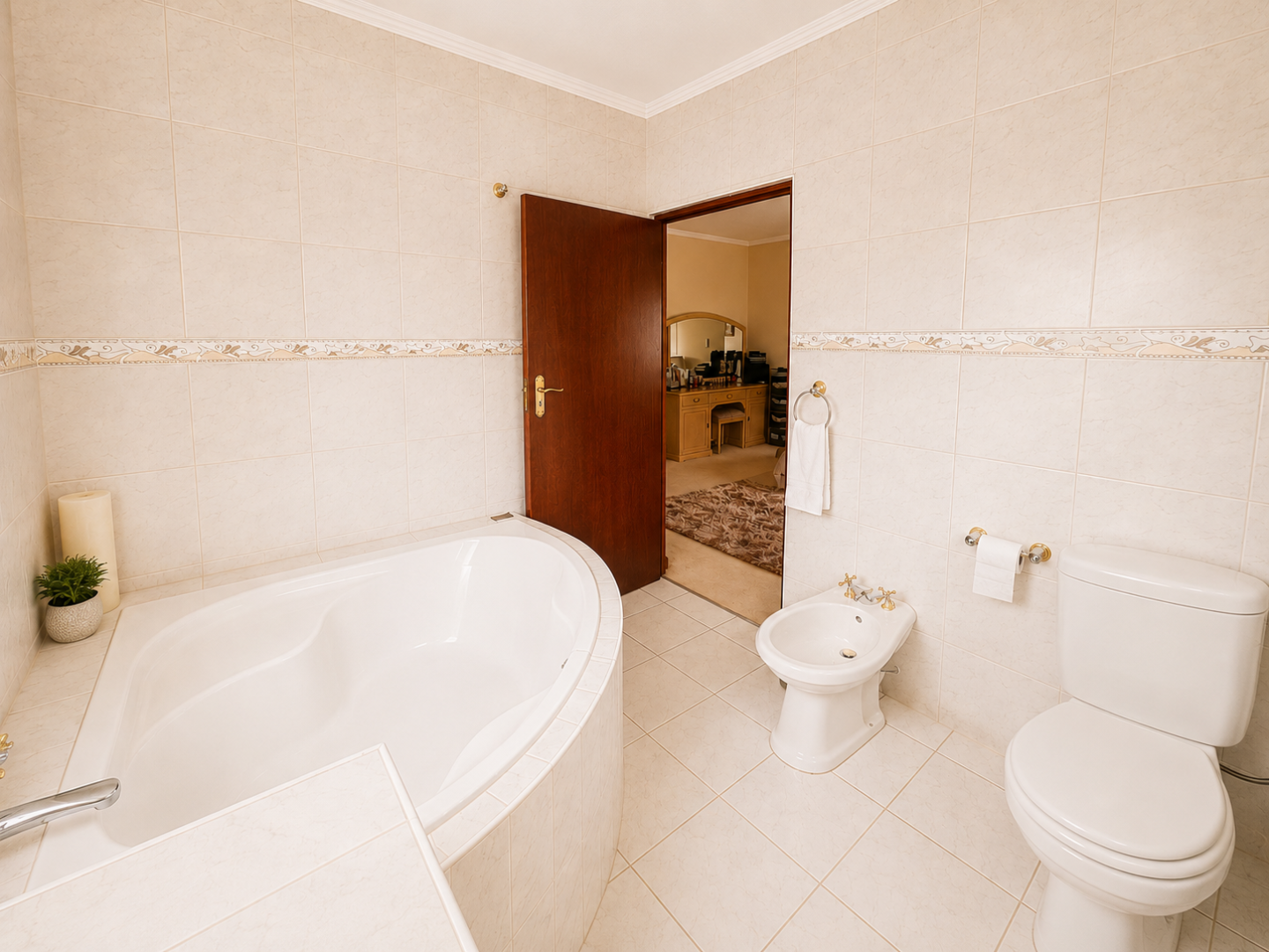 Master En-Suite