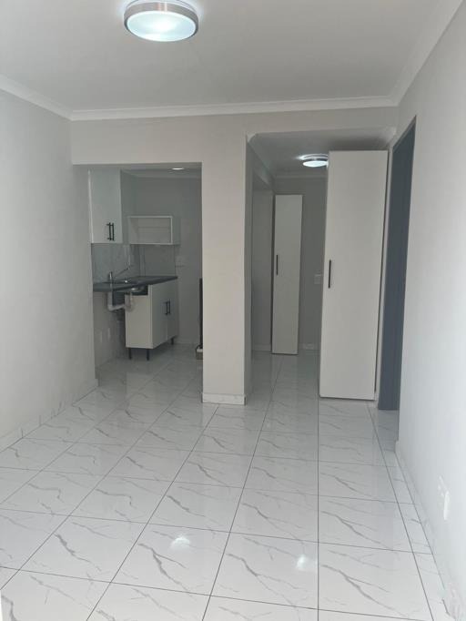 Secure One-Bedroom Apartment with Pool and 24-Hour Security in Waverley, Waverley