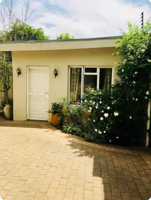 Furnished One-Bedroom Rental with Security in Blairgowrie