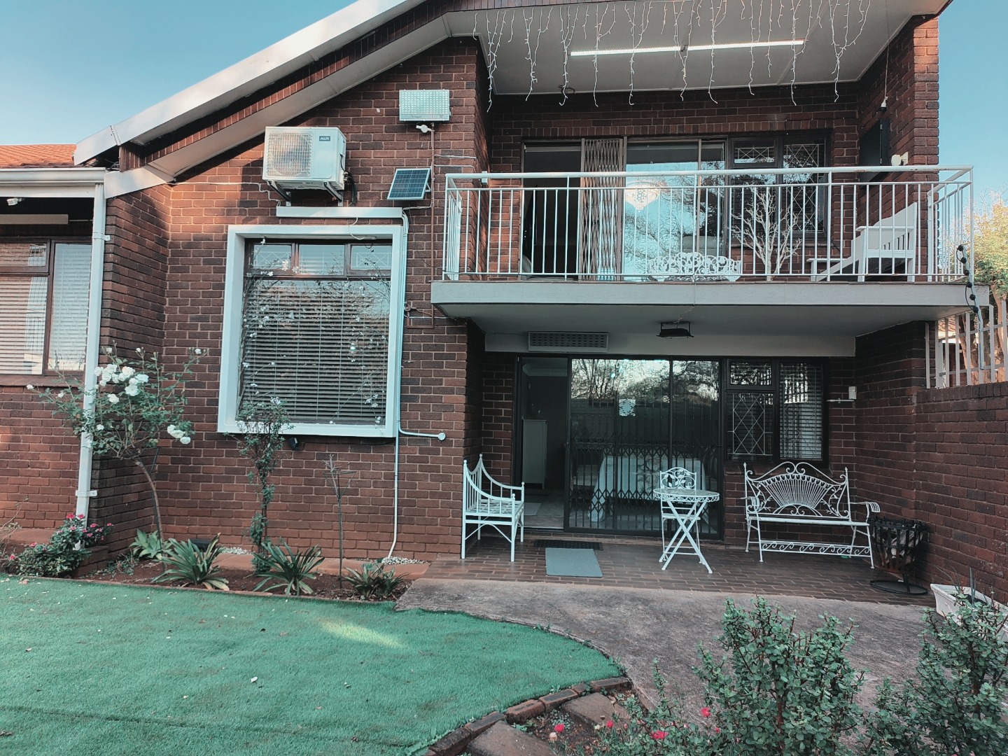 Stylish Hayfields Townhouse living in Established Hayfields Complex, Hayfields