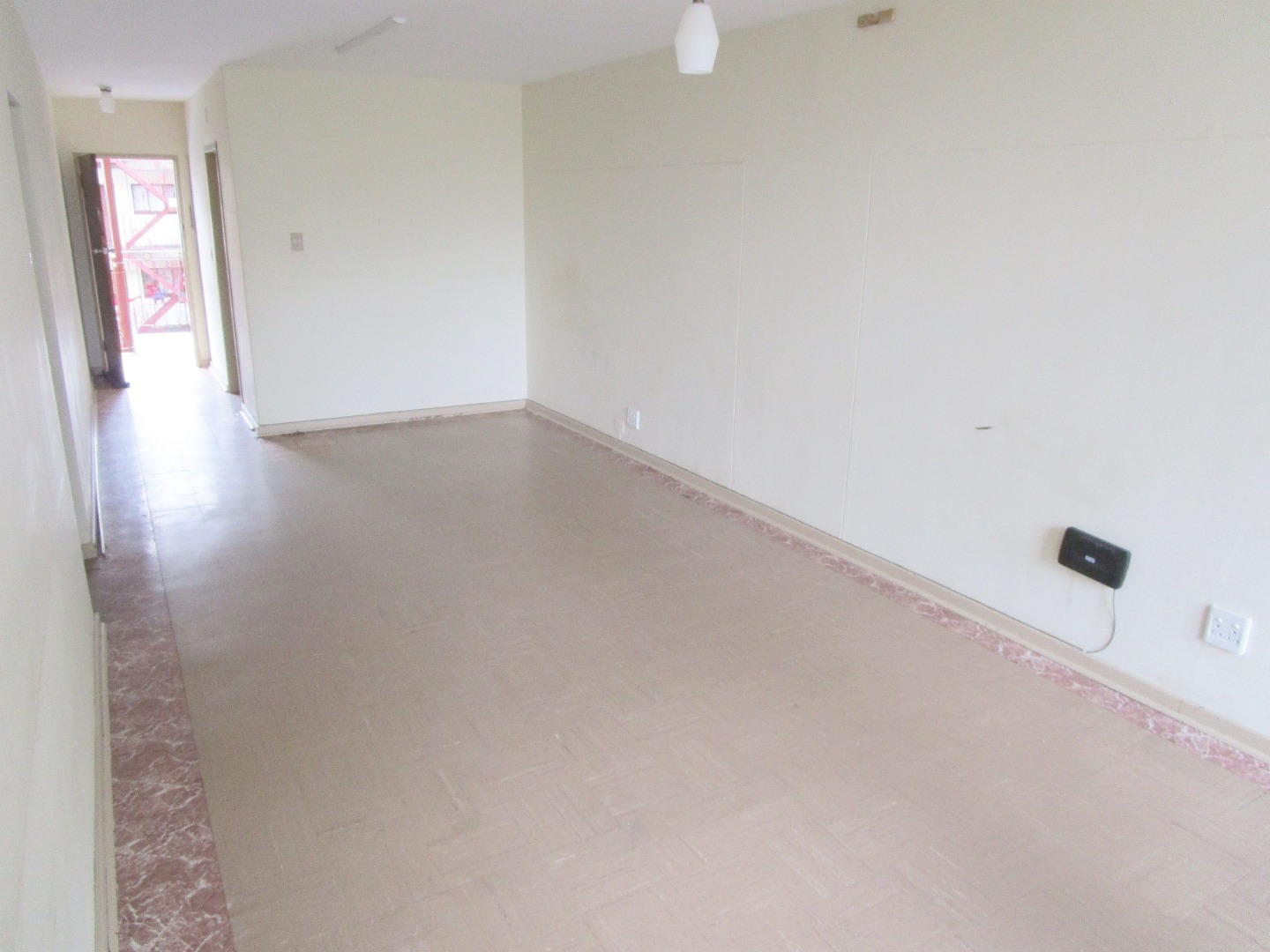 Living room (angle1)
