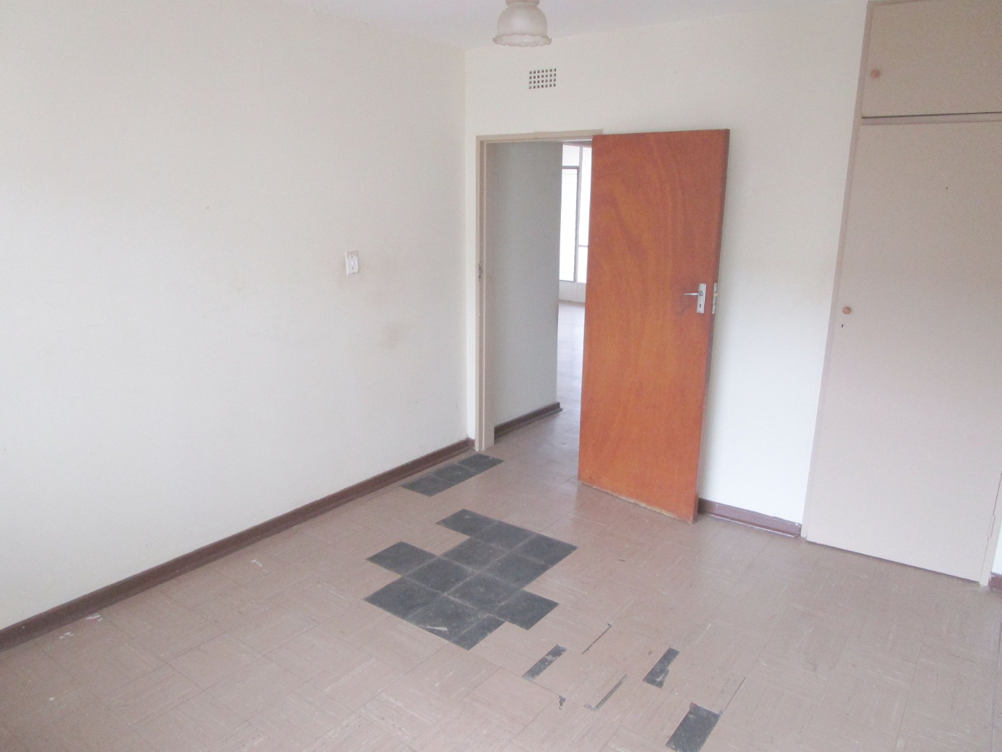 Bedroom 2 (angle2)