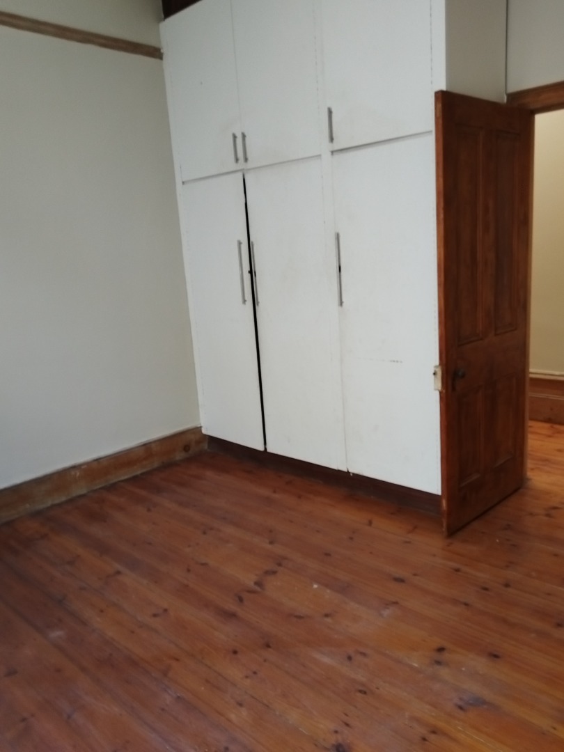 2nd bedroom with BIC