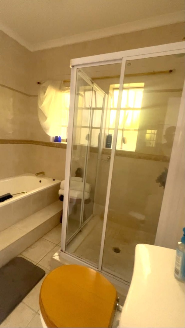 Main Bed Ensuite