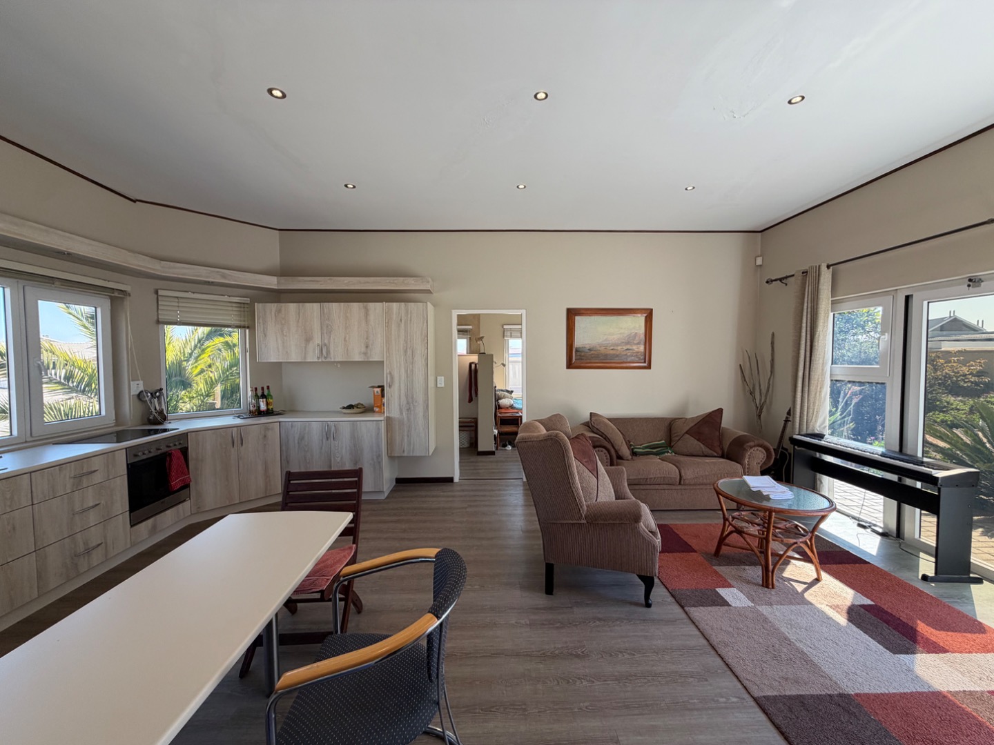 One bedroom flat with garage