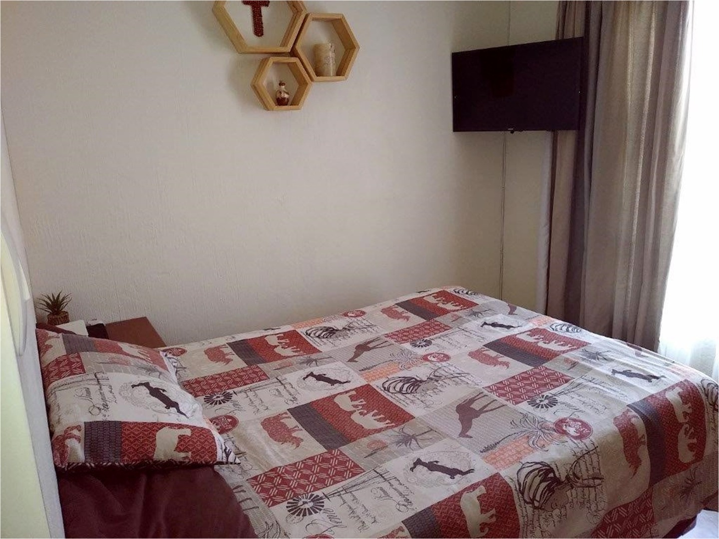 2nd bedroom