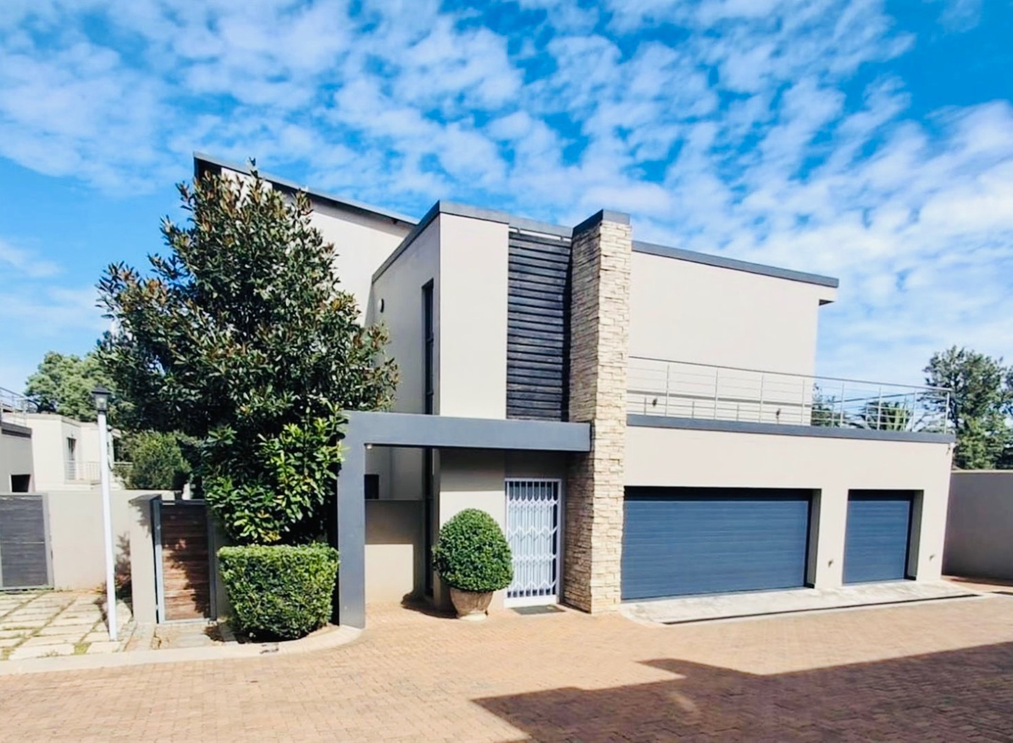 Three Bedroom House for Sale in Bedfordview
