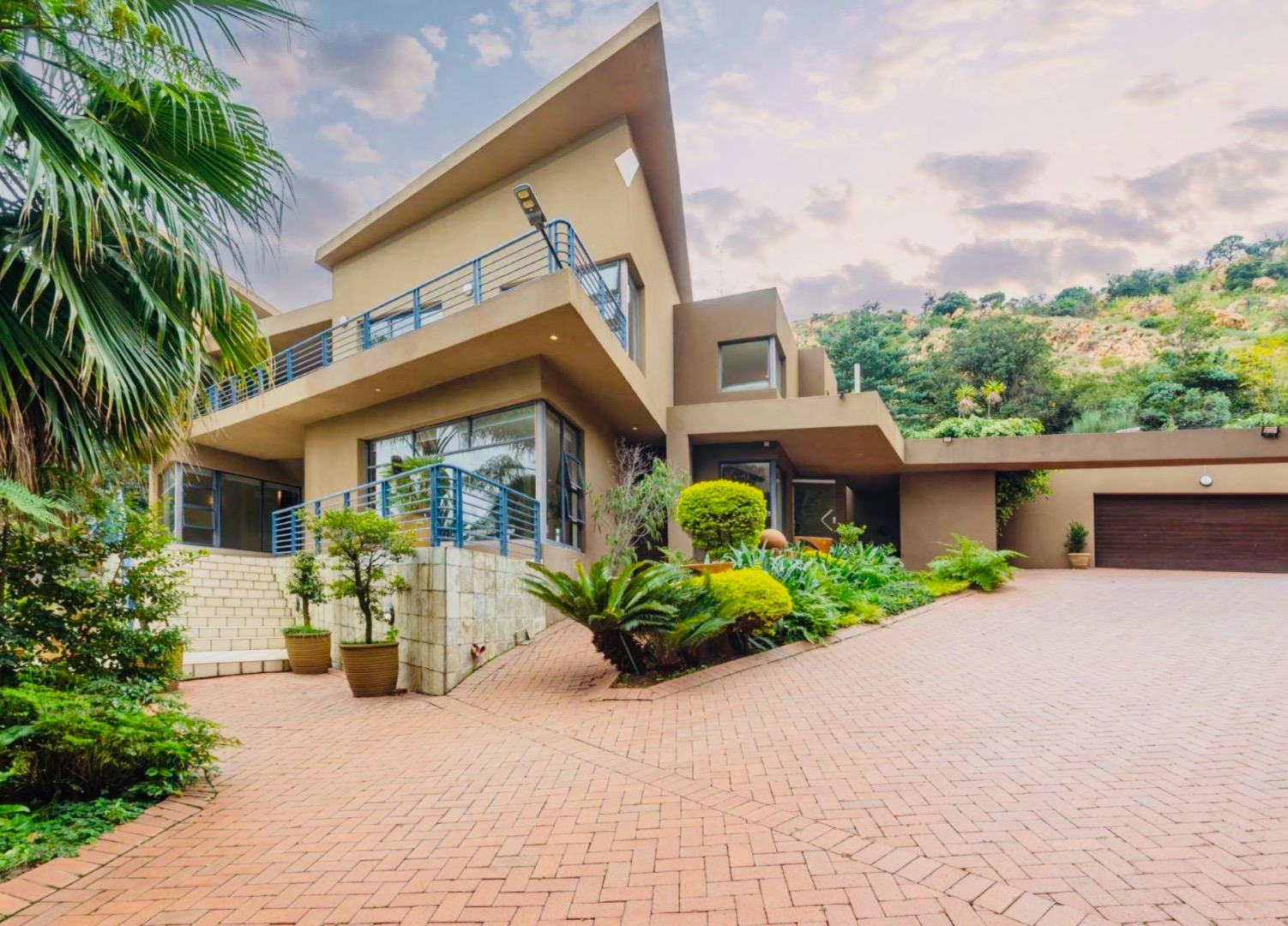 Four Bedroom House for Sale in Bedfordview