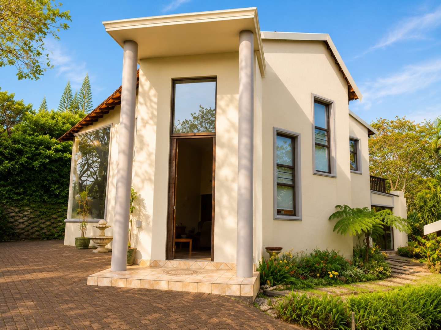 Contemporary Coastal Living with Style, Space & Effortless Entertaining in Southbroom