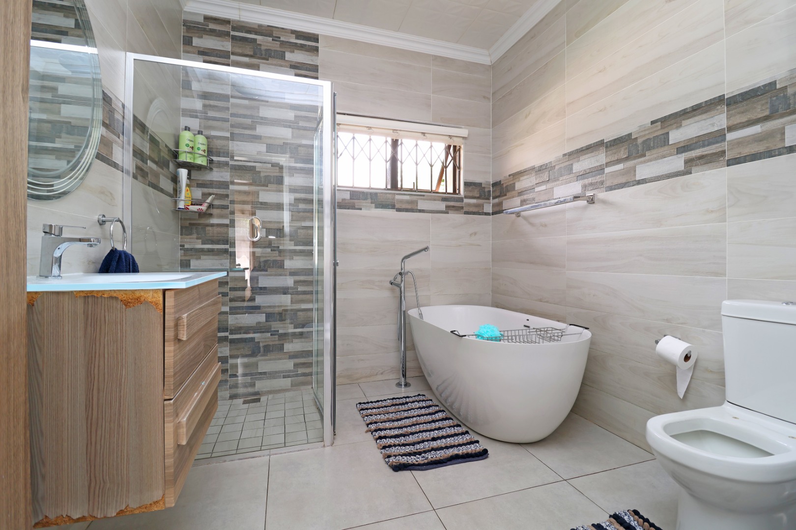 Full shared Bath