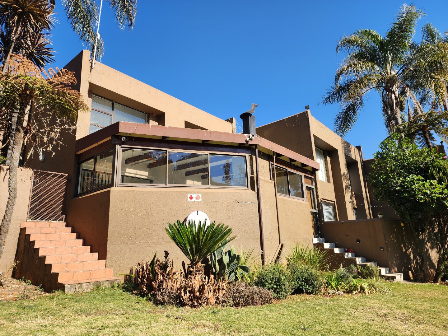 OUTSIDE VIEW OF UNIT