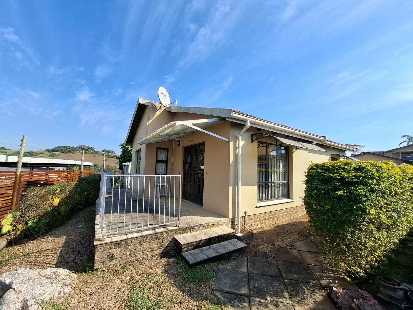 2 Bedroom Townhouse for Sale in Hibberdene in Hibberdene