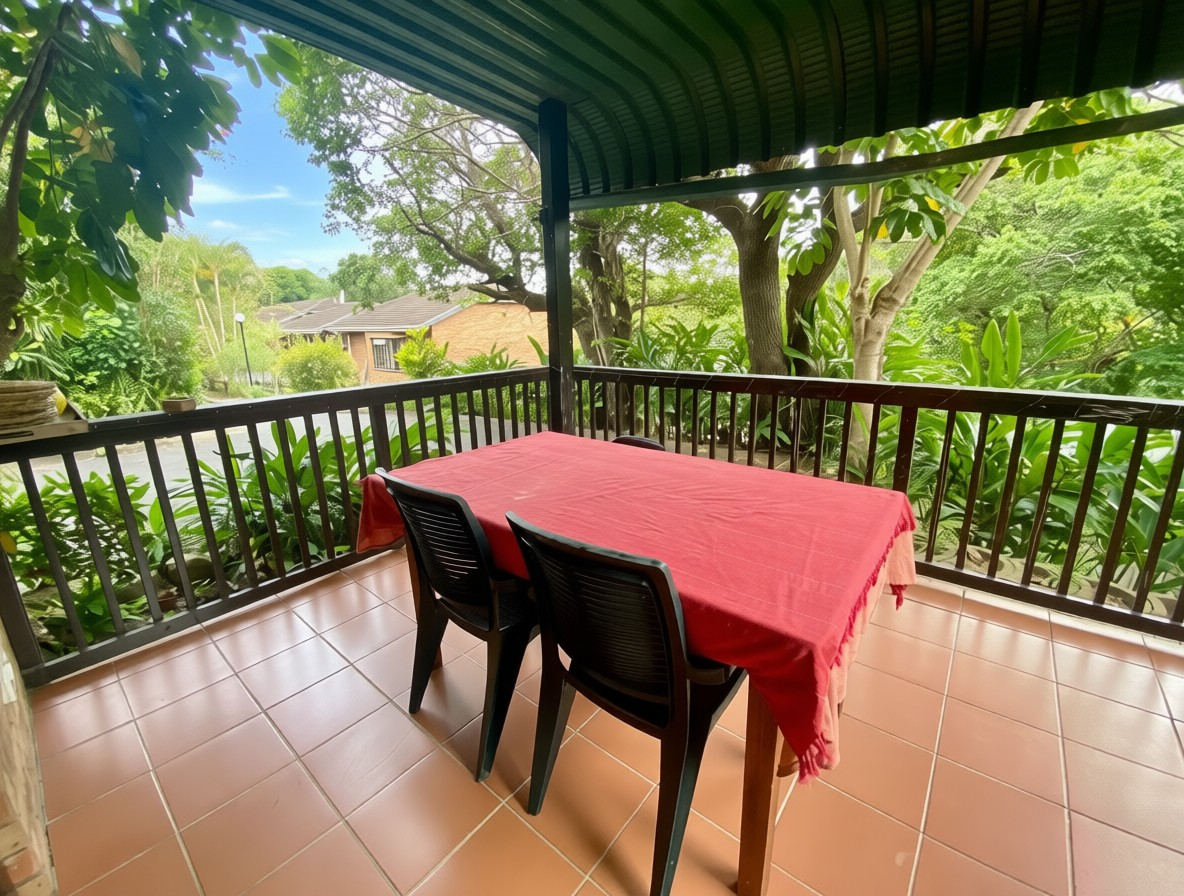 2 Bedroom Townhouse for Sale in Margate in Margate