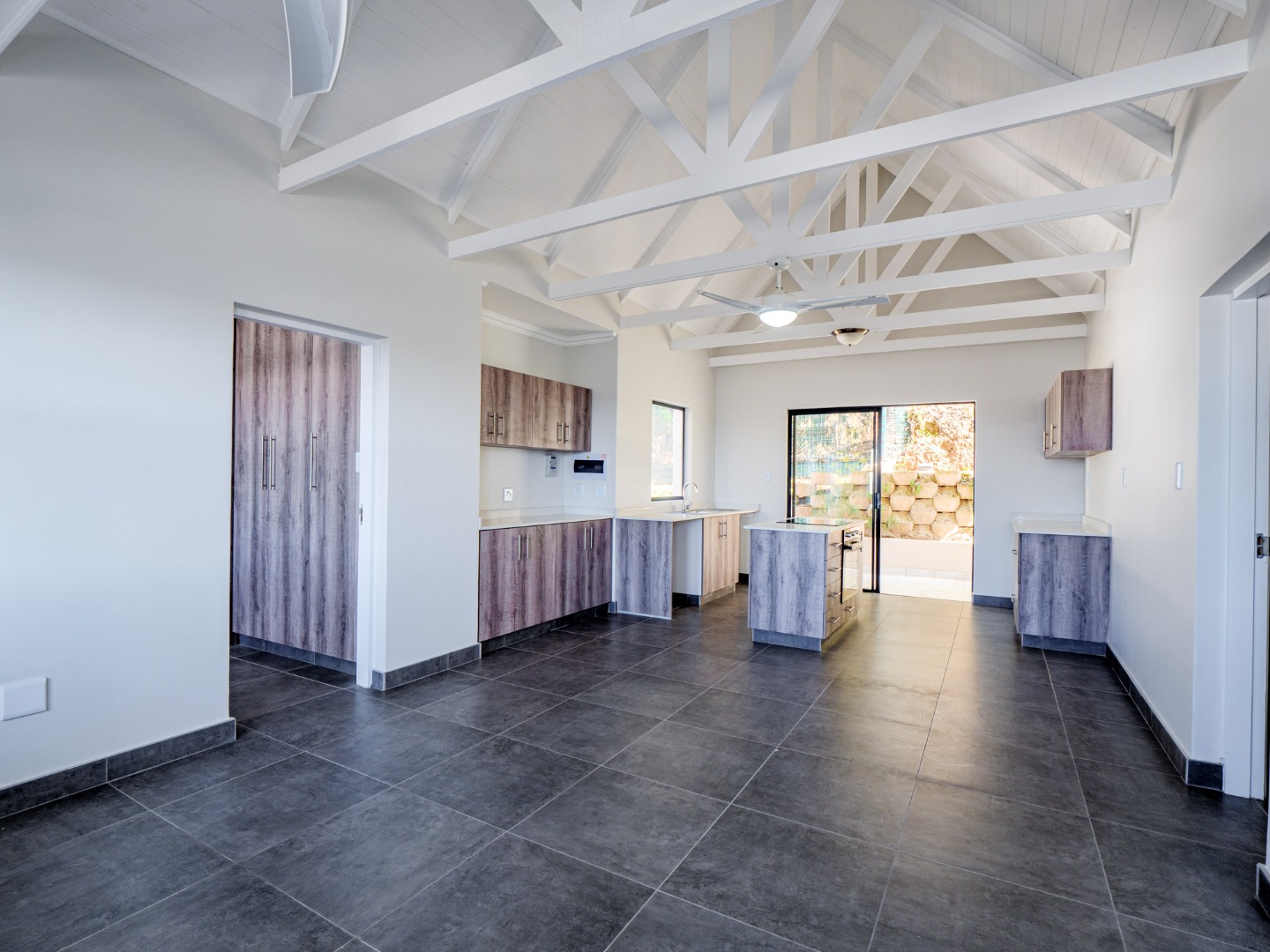 2 Bedroom Apartment to Rent in Padfield Park in Padfield Park