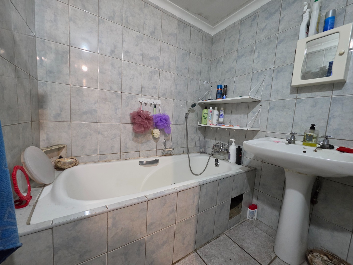 Flat Bathroom