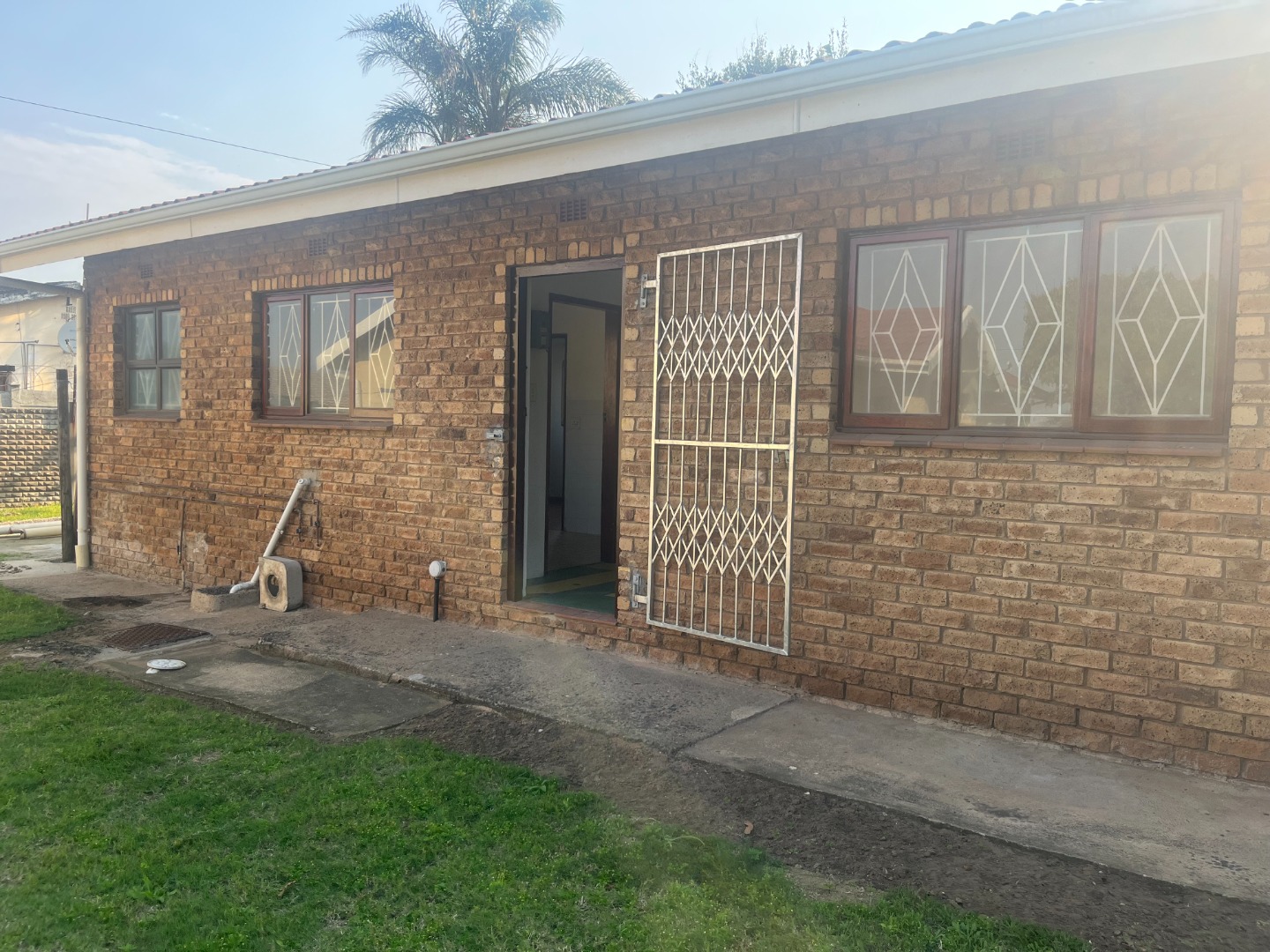 2 Bedroom Apartment to Rent in Park Rynie in Park Rynie