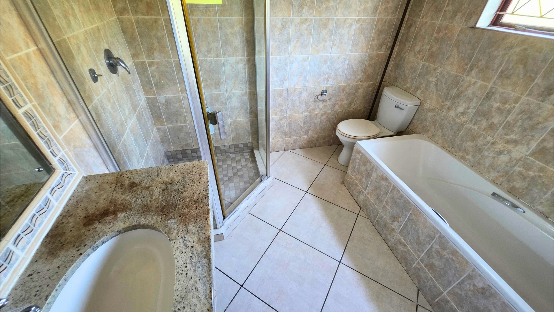Bathroom 1 - 2b flat
