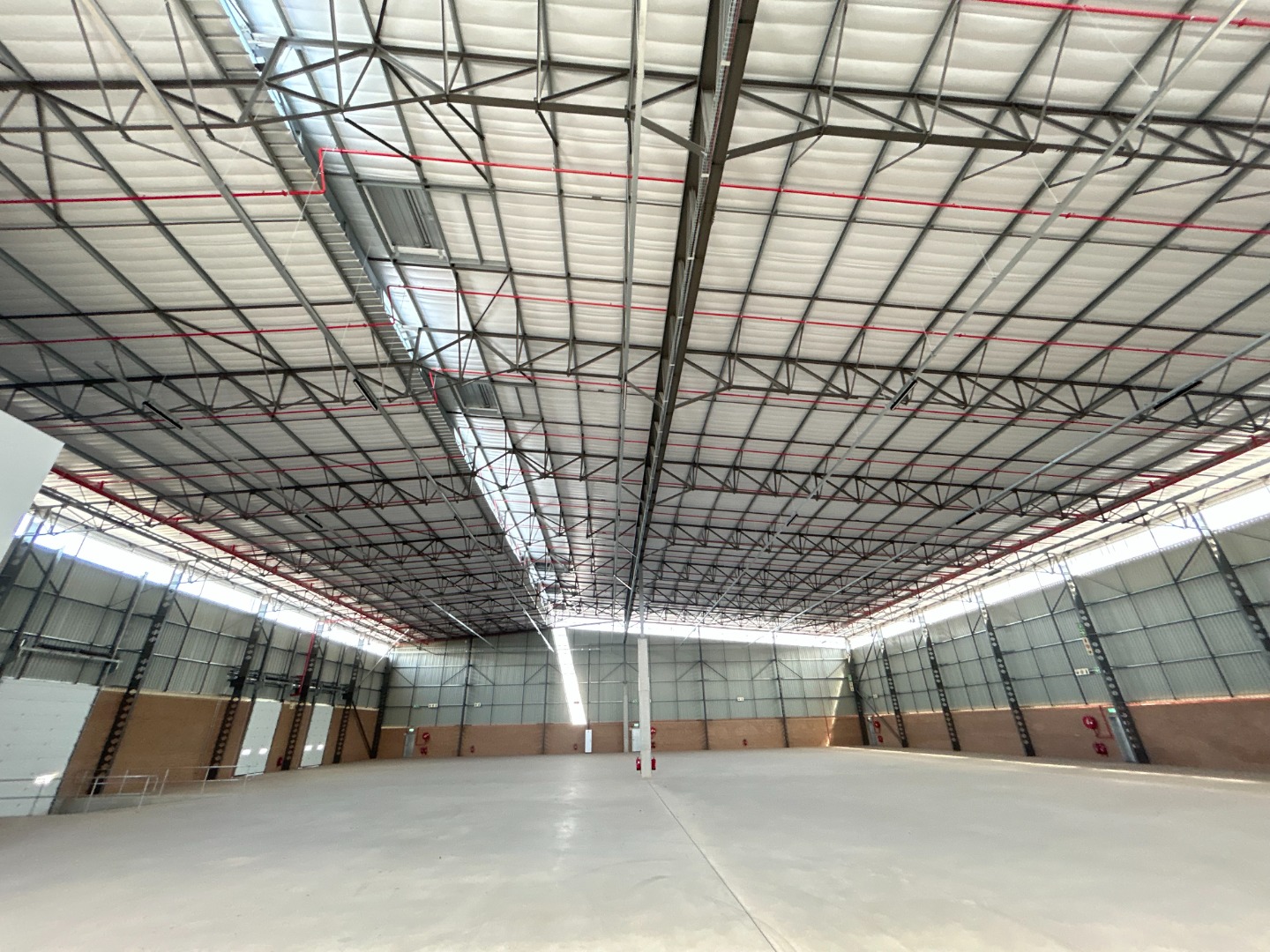 Airport Park Warehouse To Rent