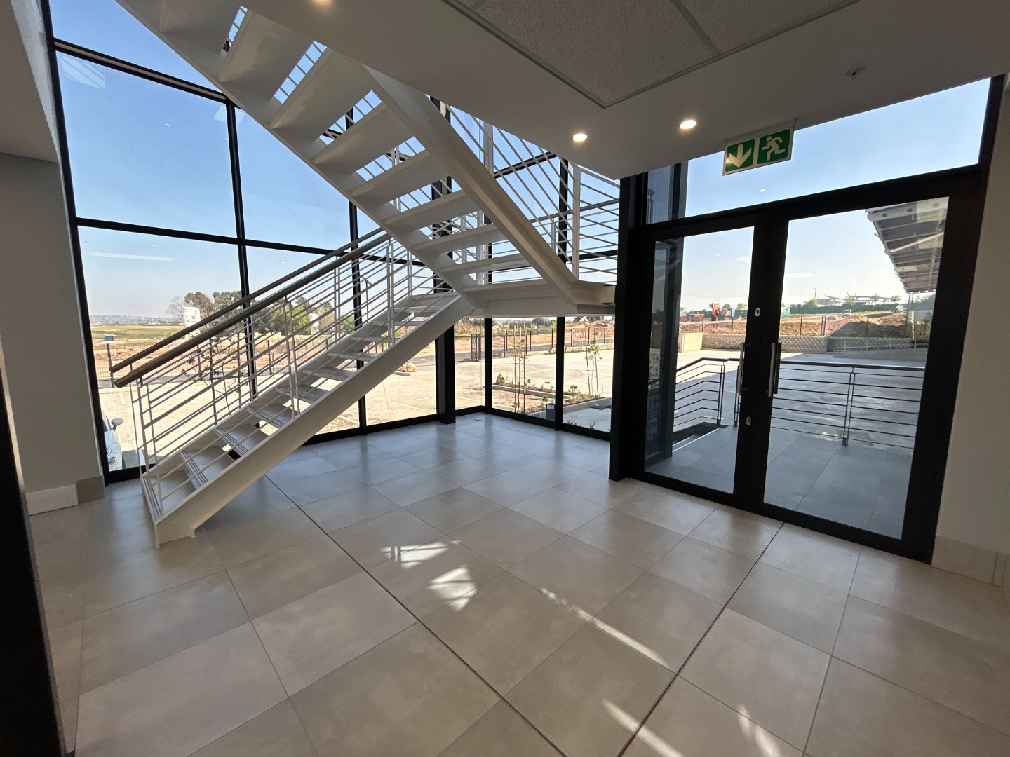 Airport Park Warehouse To Rent