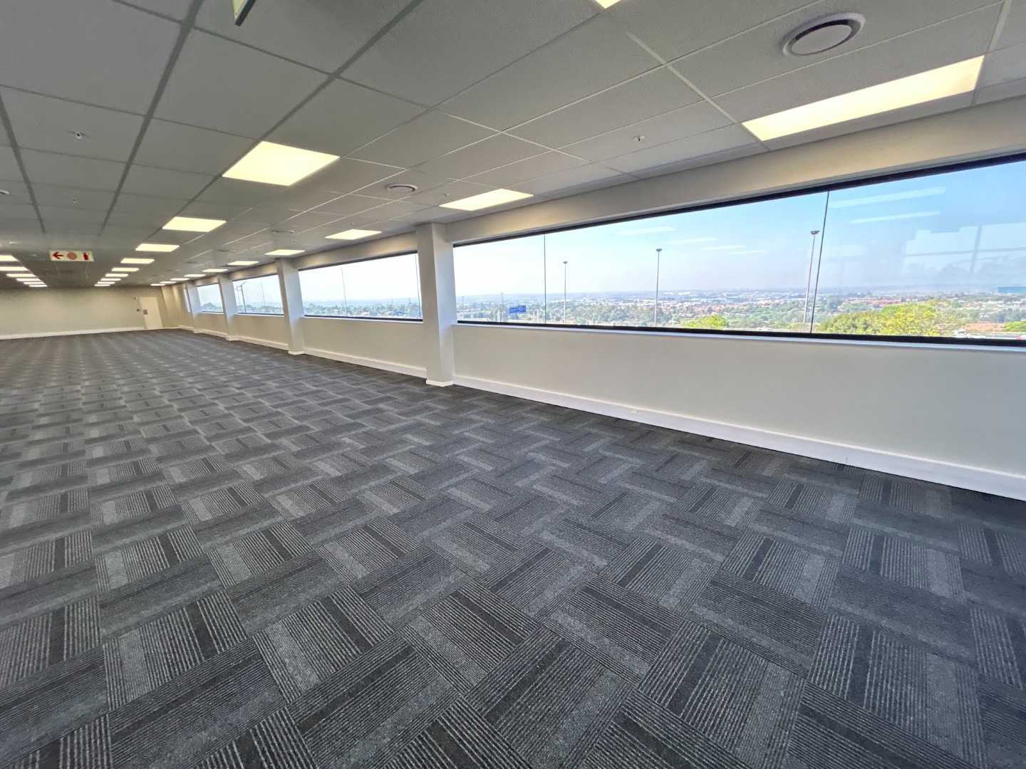 Airport Park Warehouse To Rent